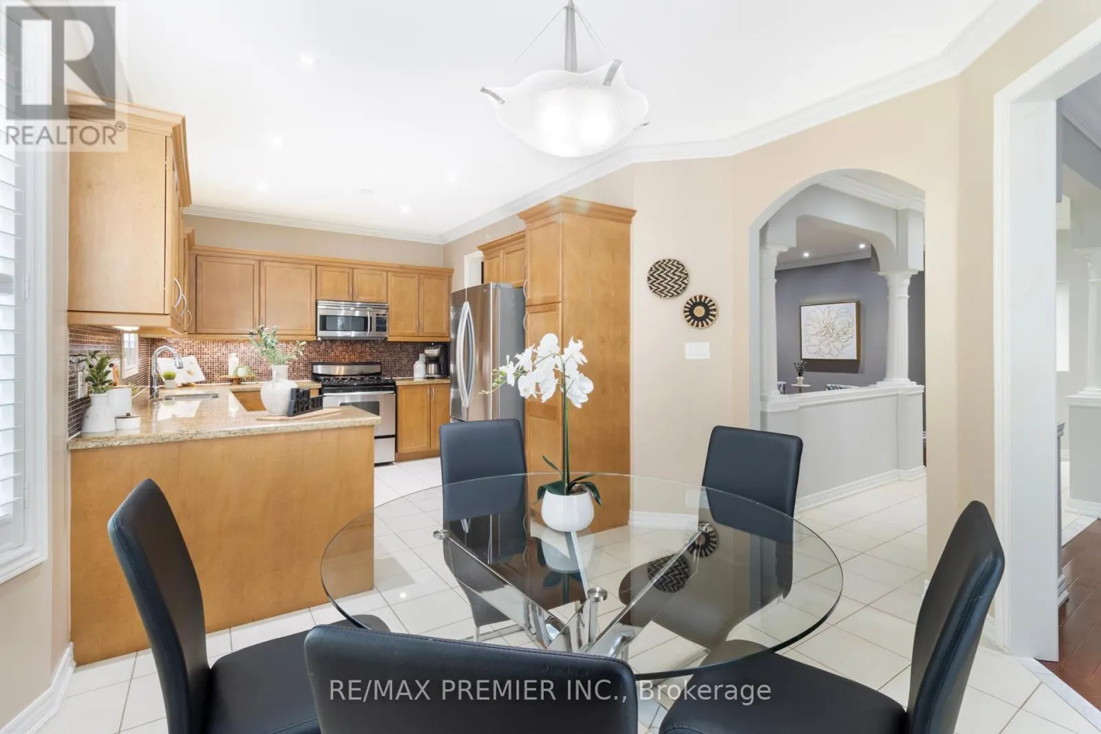 64 LEAMEADOW ROAD