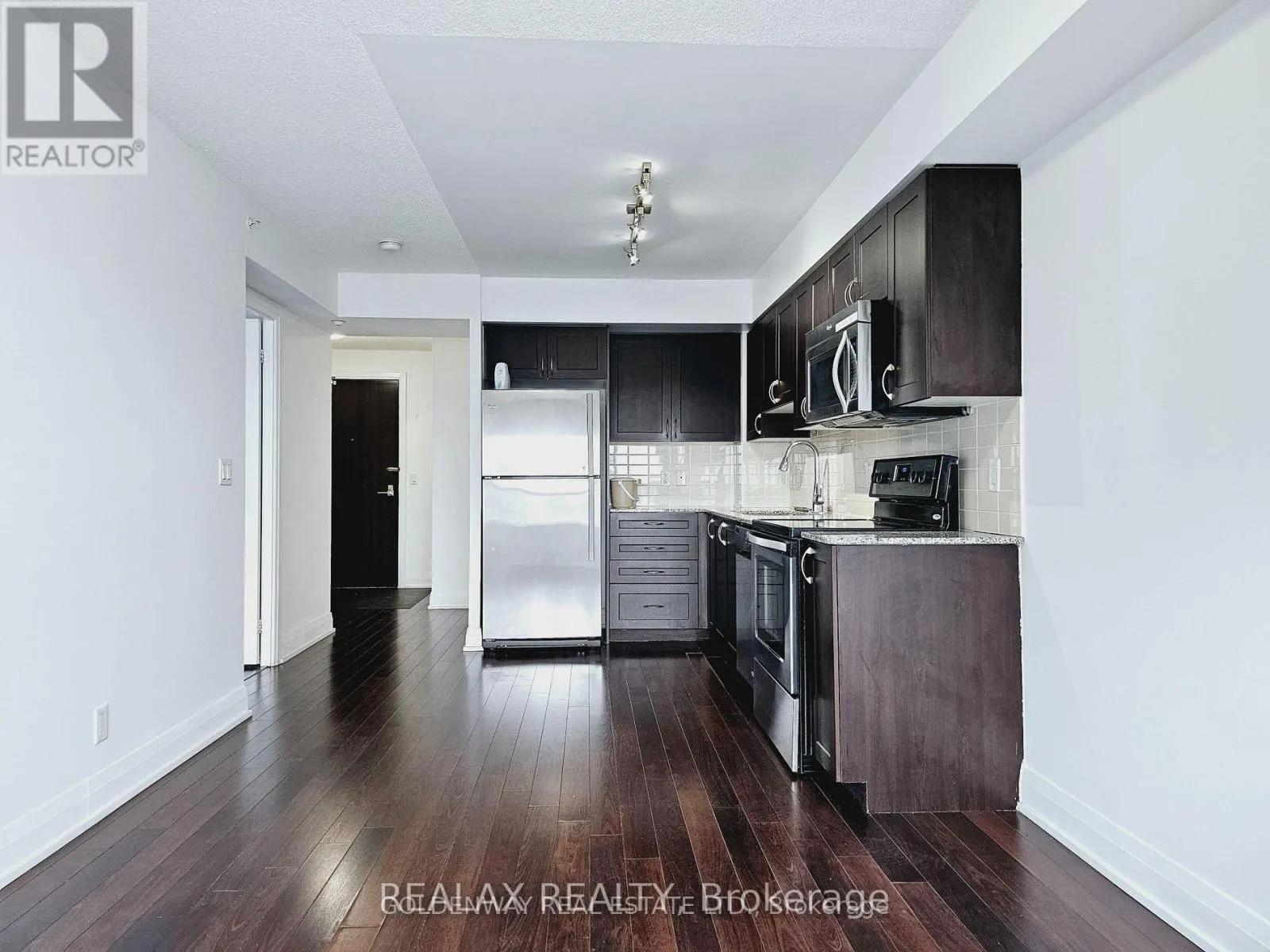803 - 376 HIGHWAY 7 E