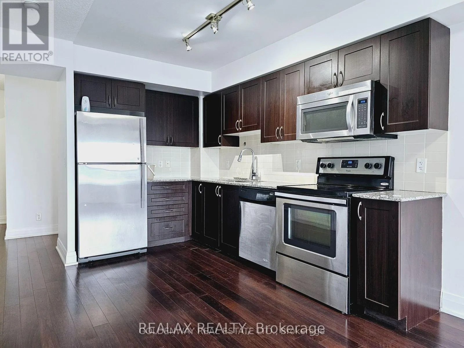 803 - 376 HIGHWAY 7 E