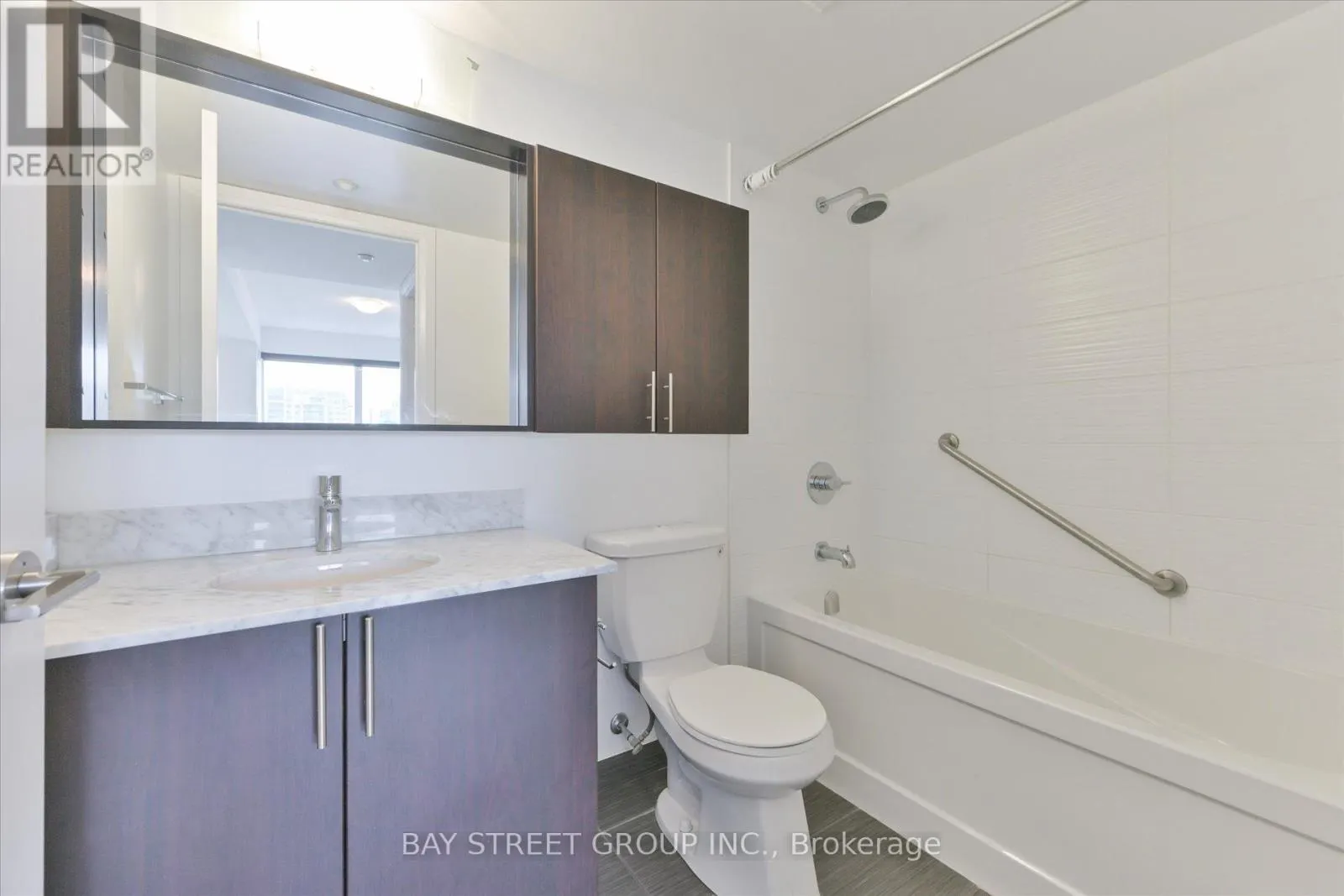 306 - 372 7 HIGHWAY E