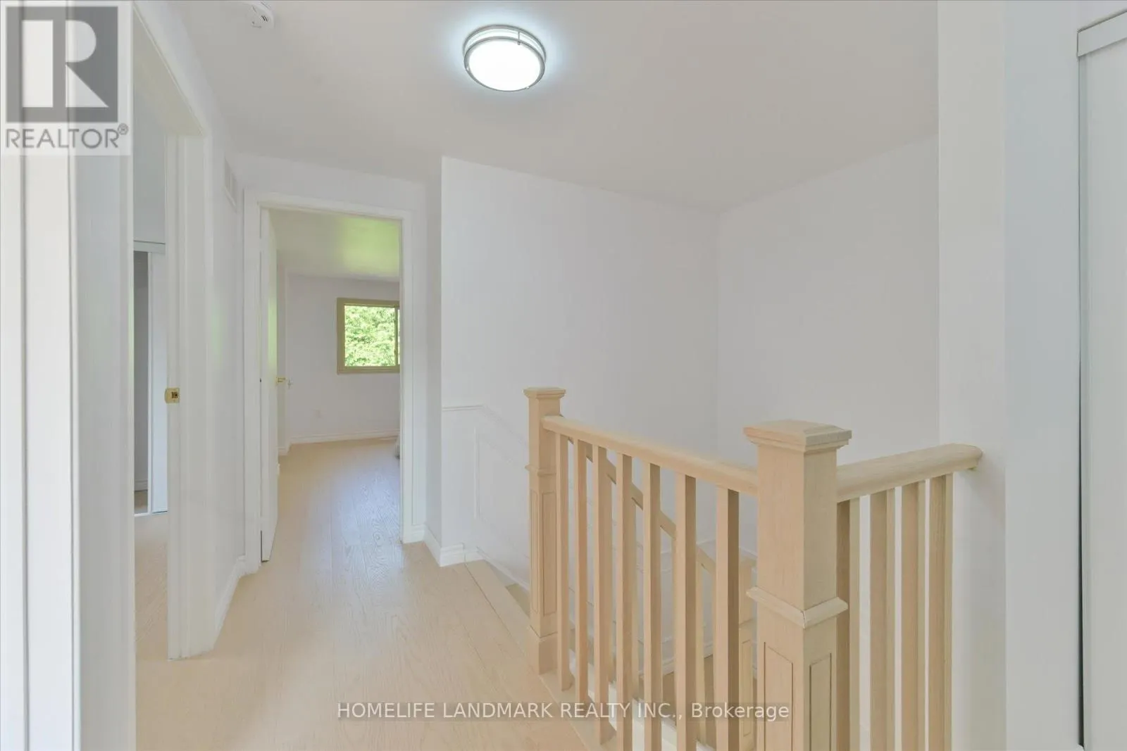 11 HUNTERS POINT DRIVE