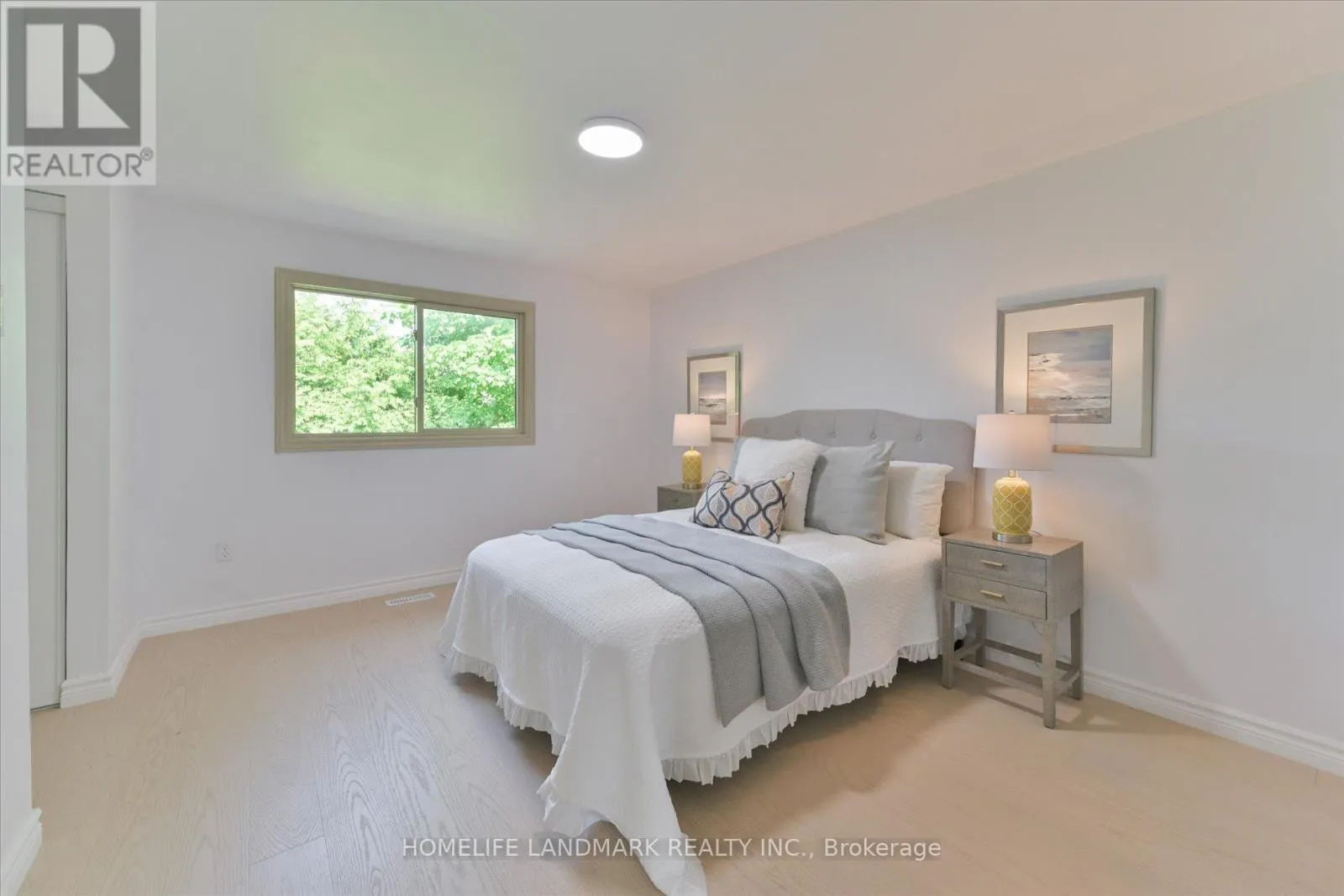 11 HUNTERS POINT DRIVE