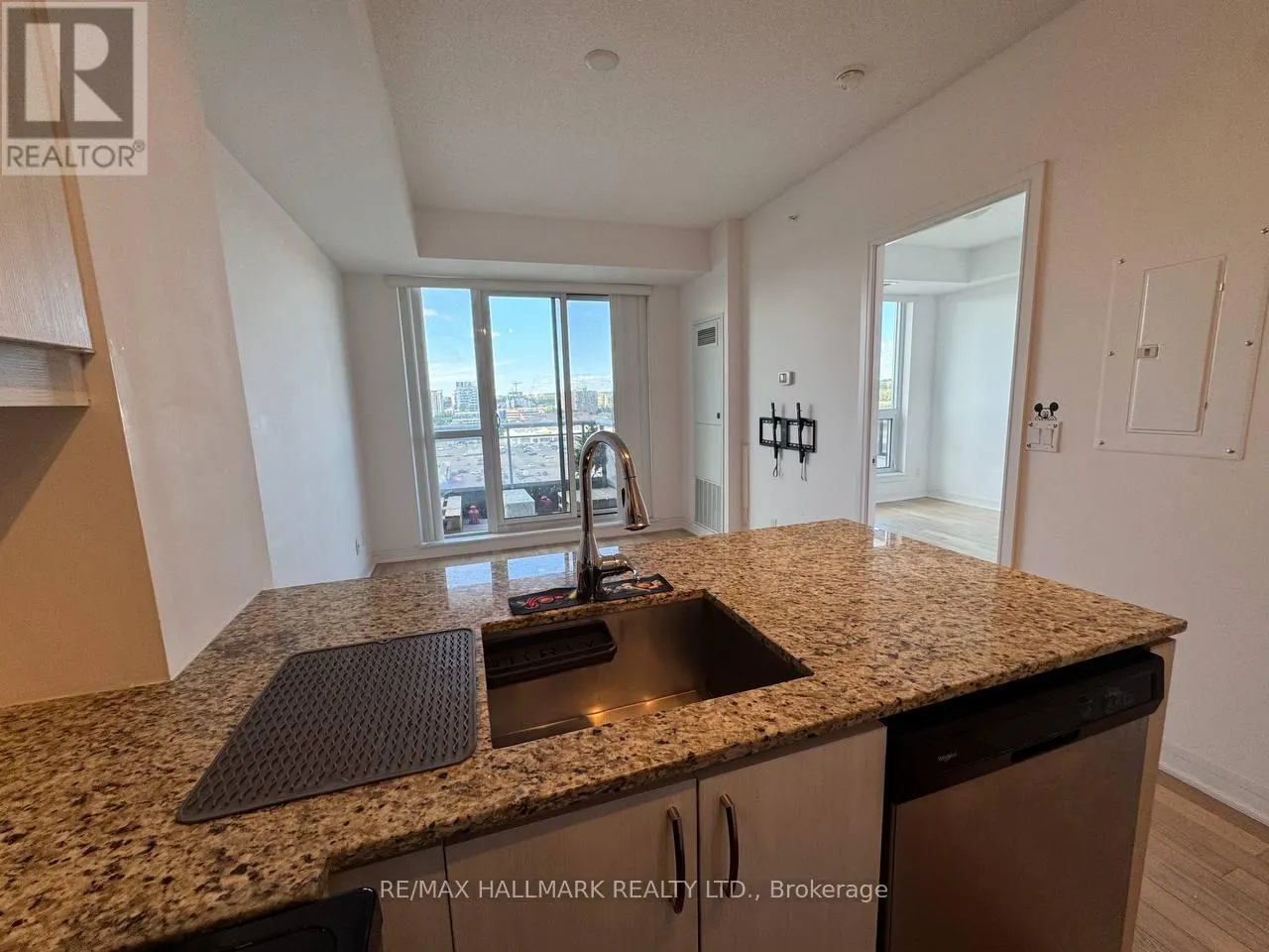 1114 - 9205 YONGE STREET