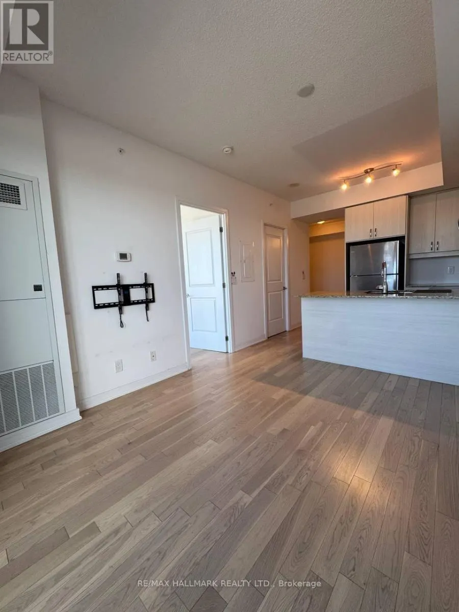 1114 - 9205 YONGE STREET
