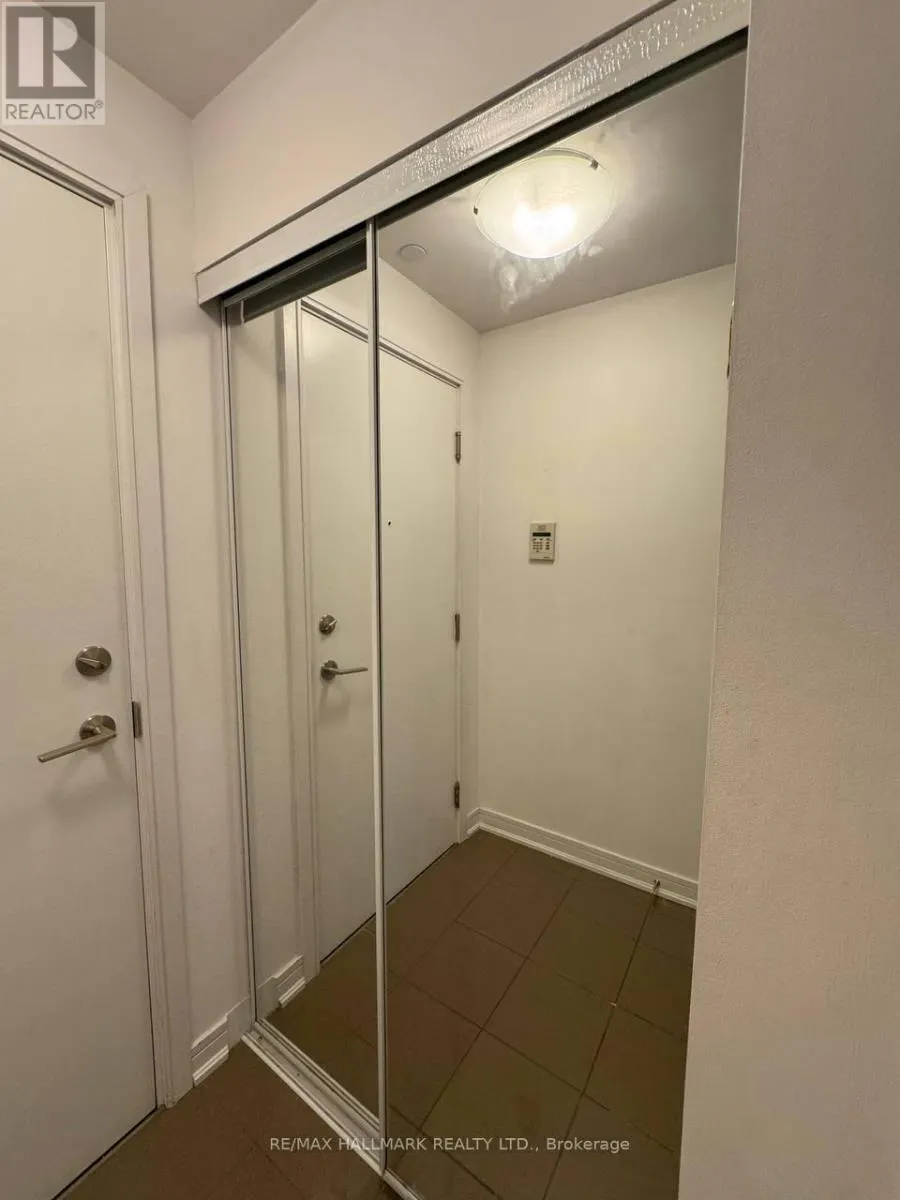 1114 - 9205 YONGE STREET