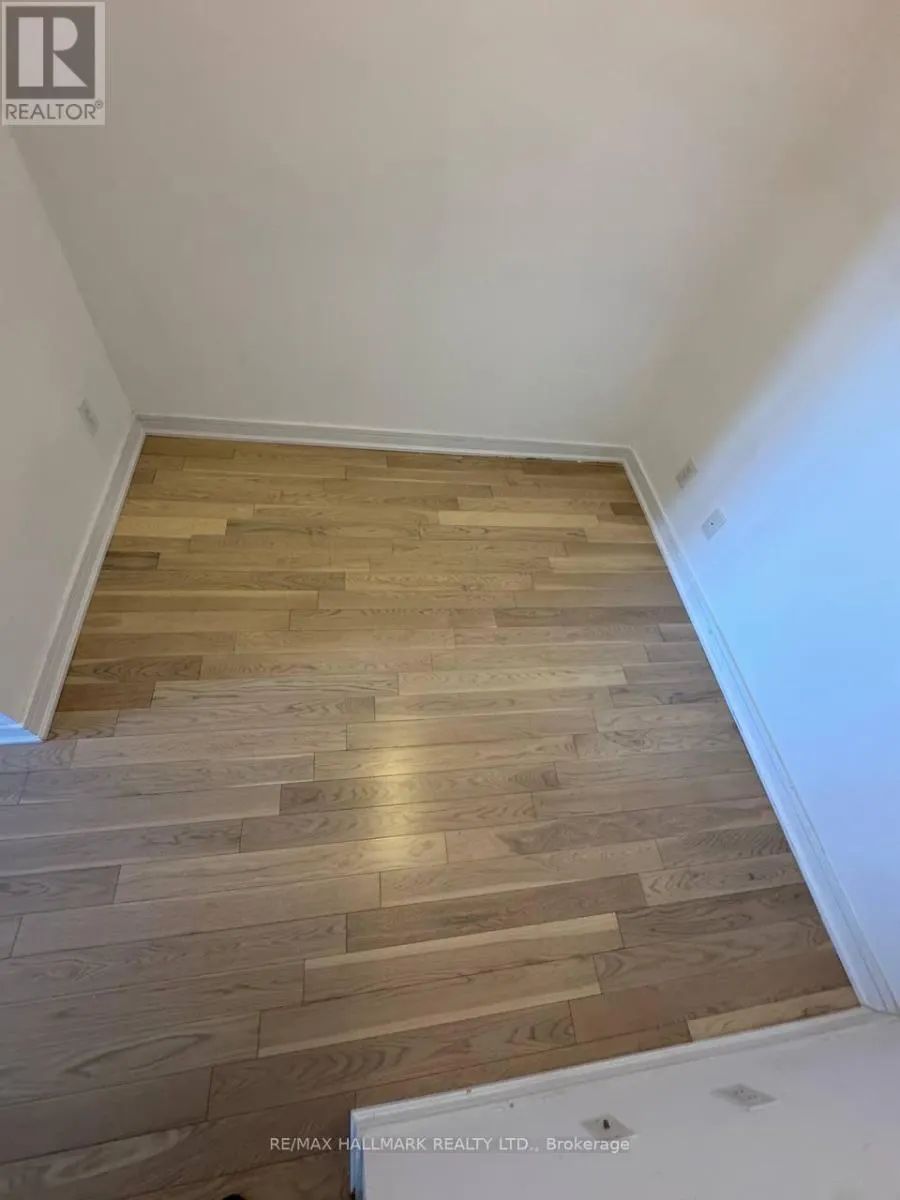 1114 - 9205 YONGE STREET