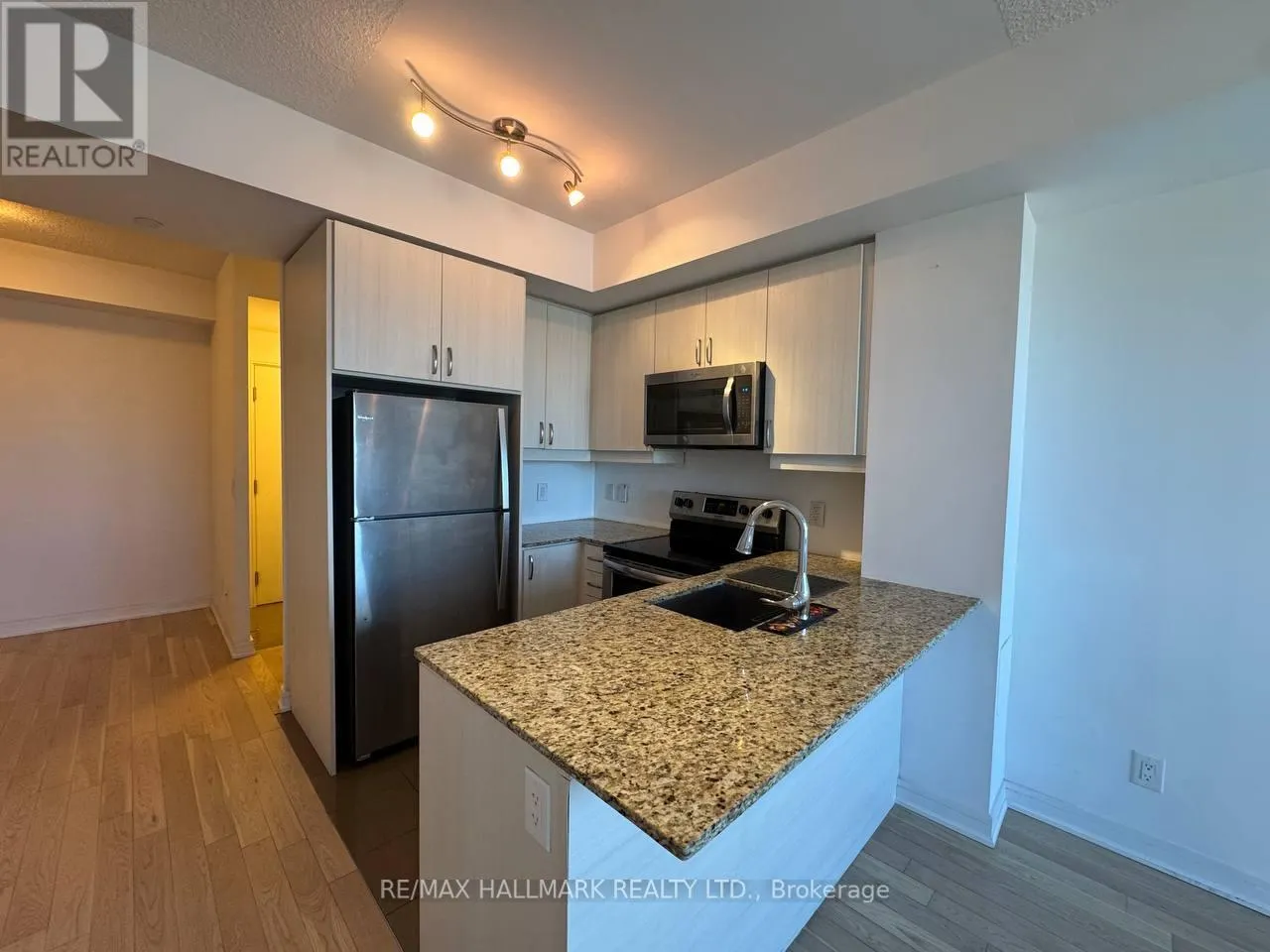 1114 - 9205 YONGE STREET