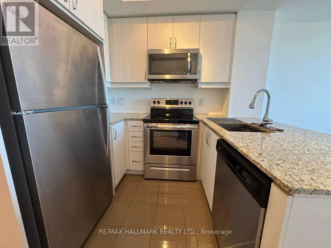 1114 - 9205 YONGE STREET