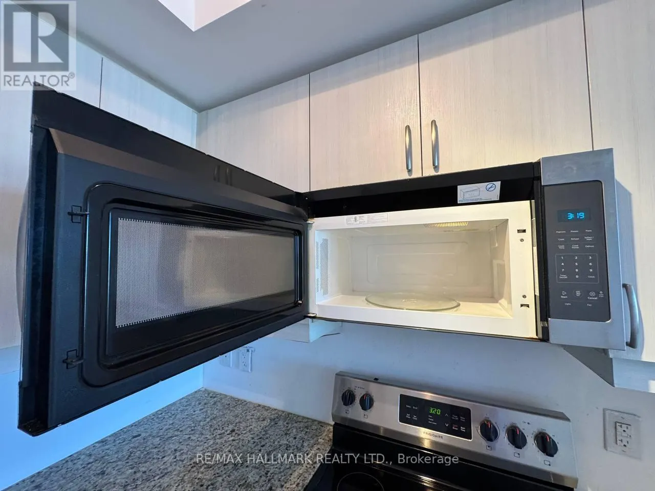 1114 - 9205 YONGE STREET