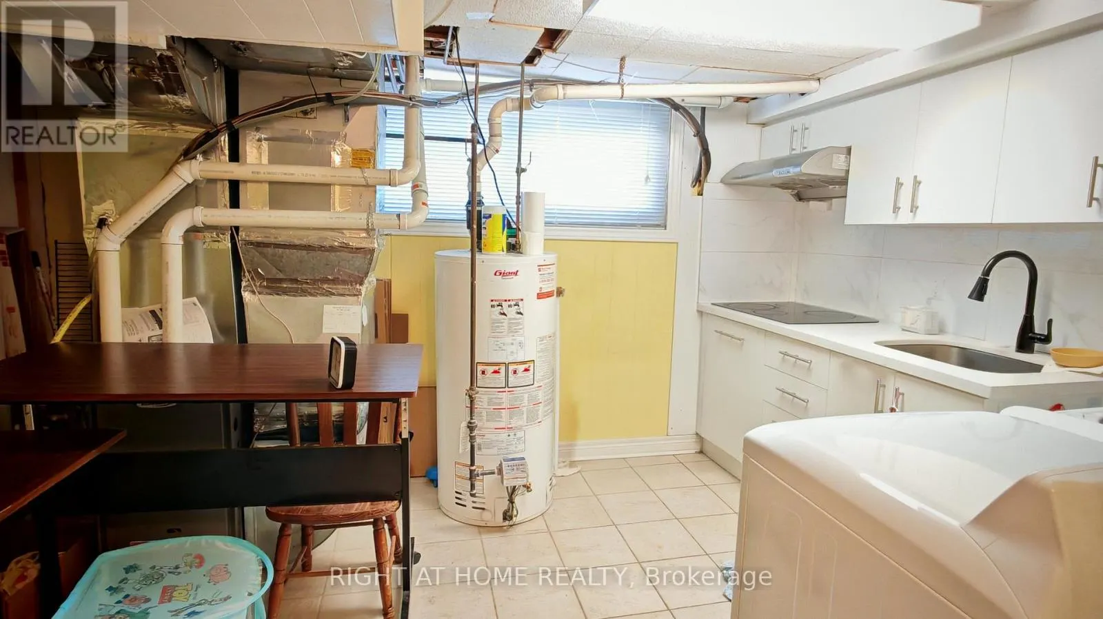 BASEMENT - 27 SUSSEX AVENUE
