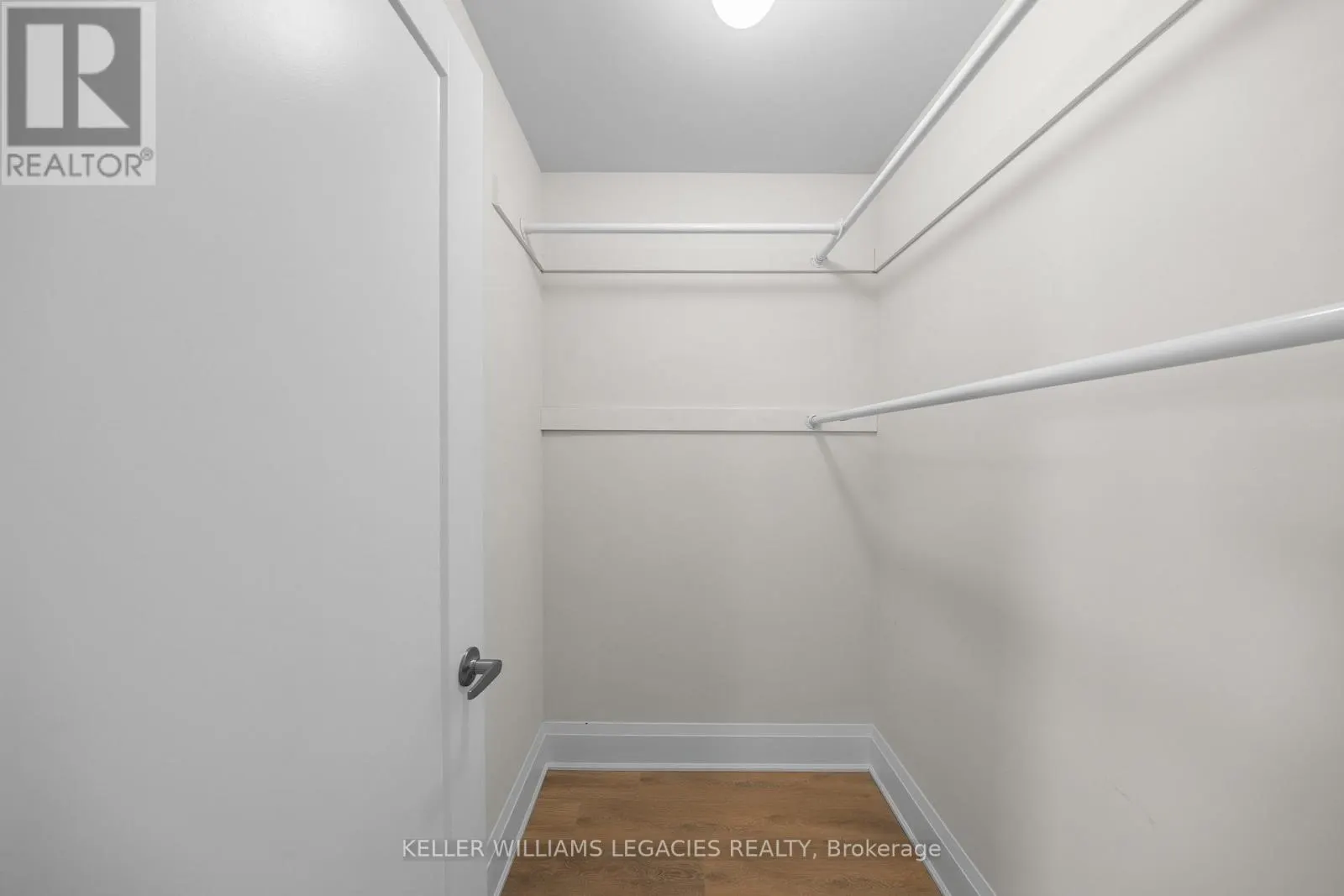 17 KENNISIS WAY