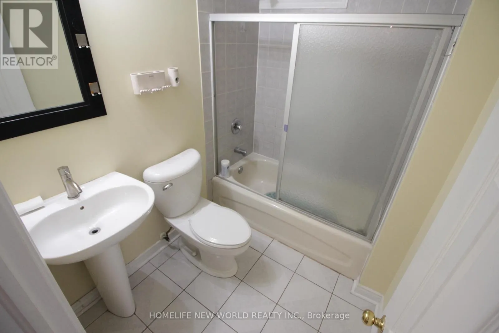 (BSMT) - 62 TOPOROWSKI AVENUE
