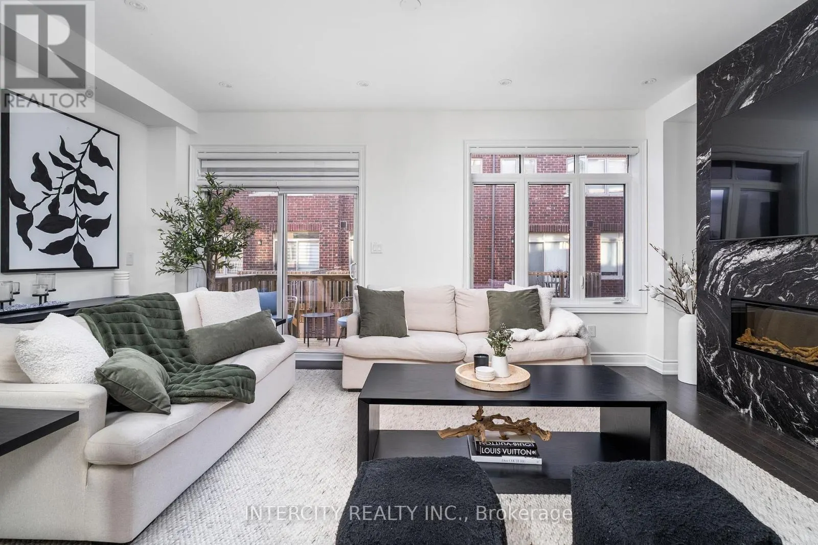 94 GLAZEBROOK DRIVE