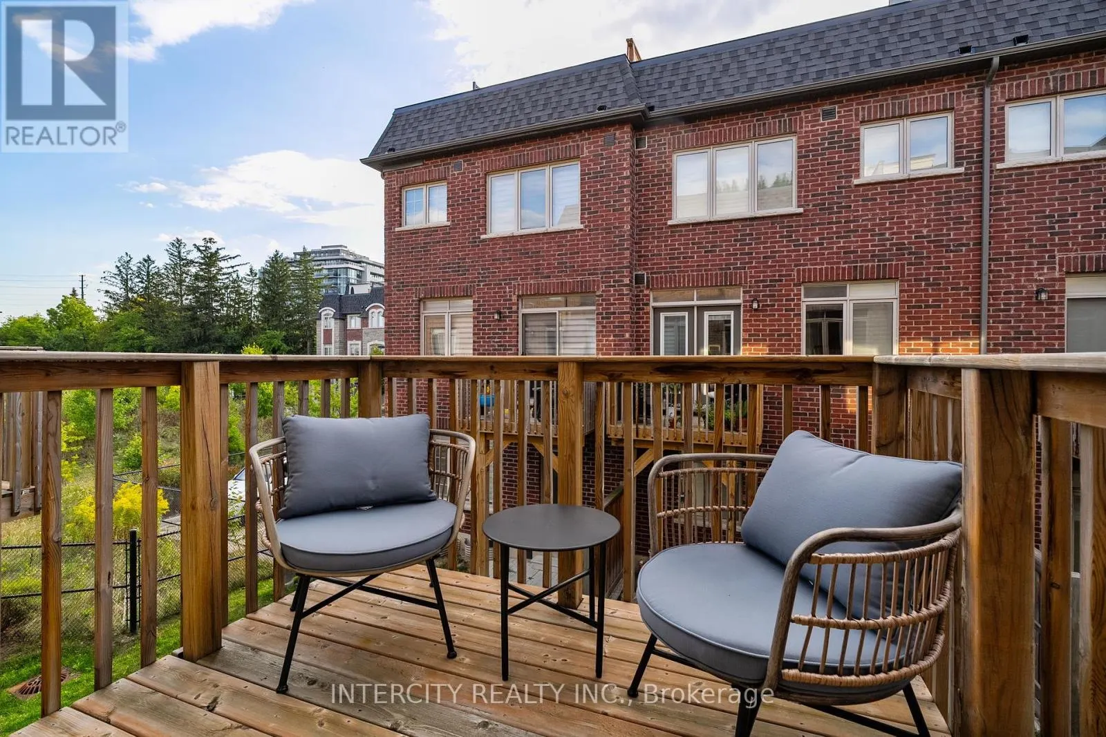 94 GLAZEBROOK DRIVE