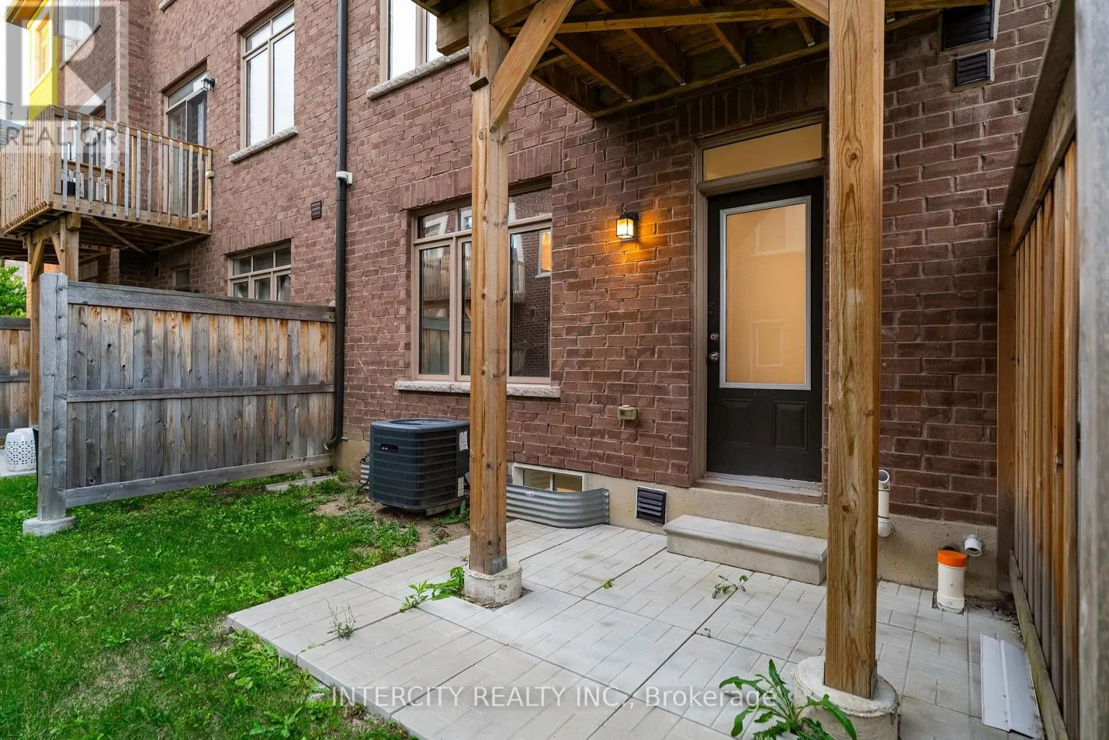 94 GLAZEBROOK DRIVE