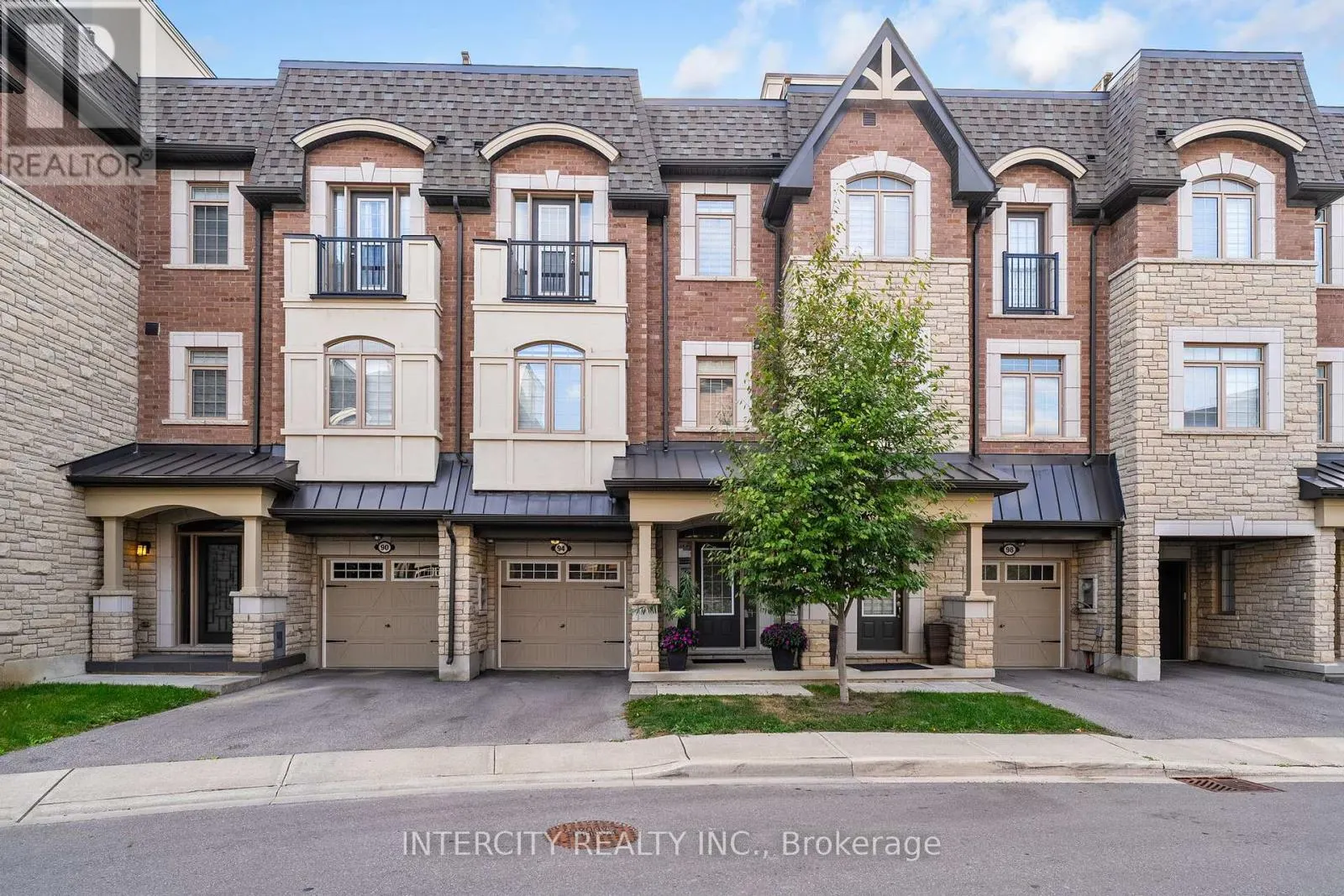94 GLAZEBROOK DRIVE