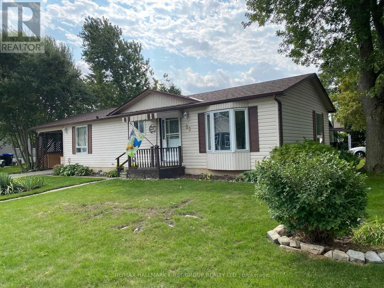 22 BRIARWOOD PLACE