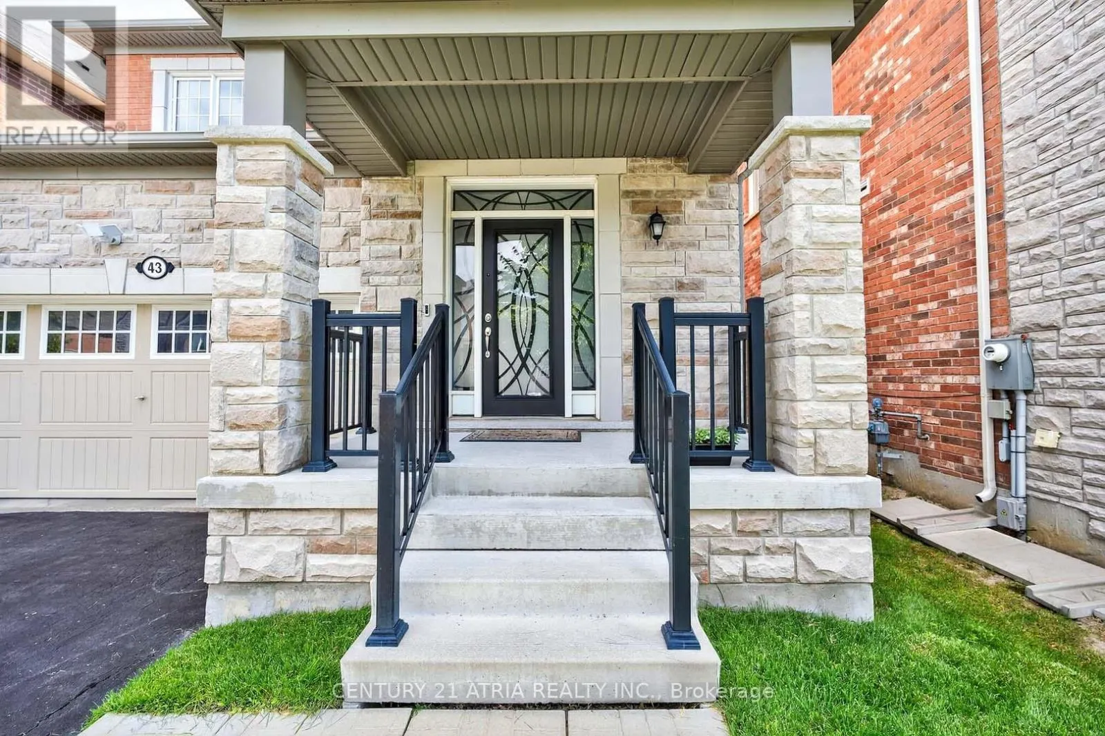 43 NOVAN CRESCENT
