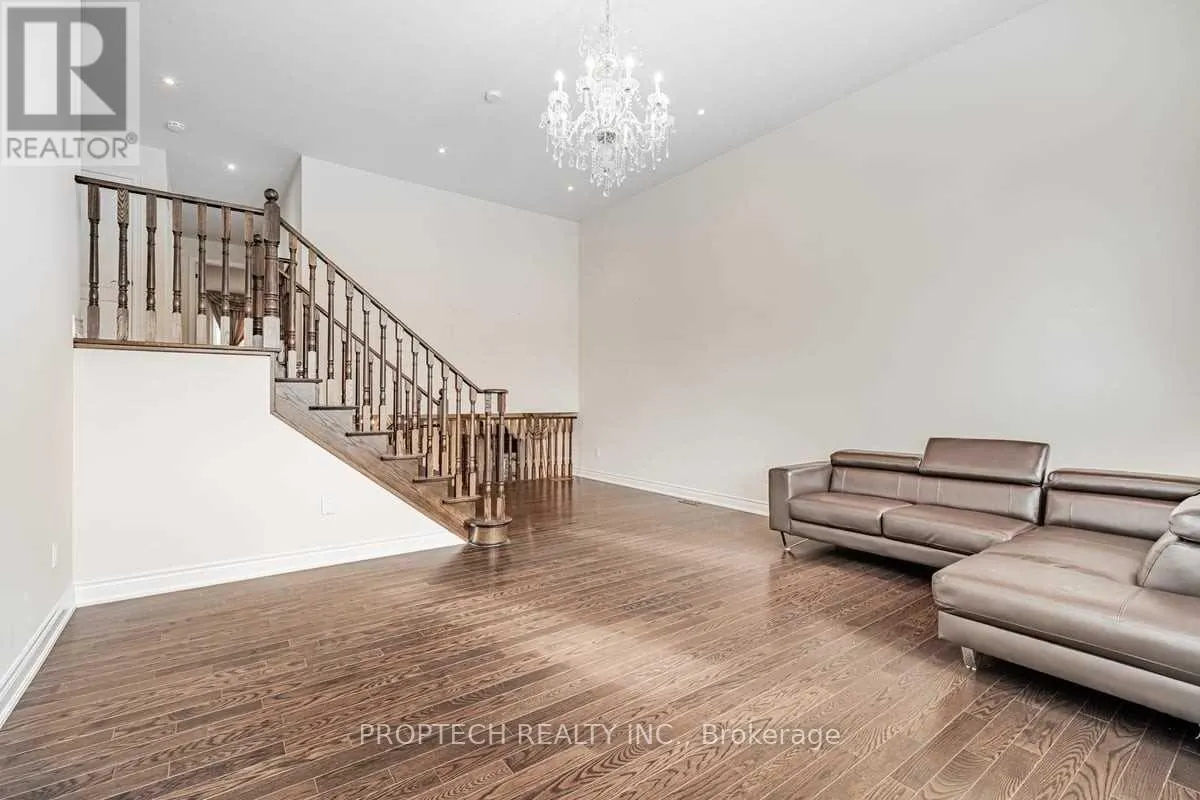 65 MAGDALAN CRESCENT