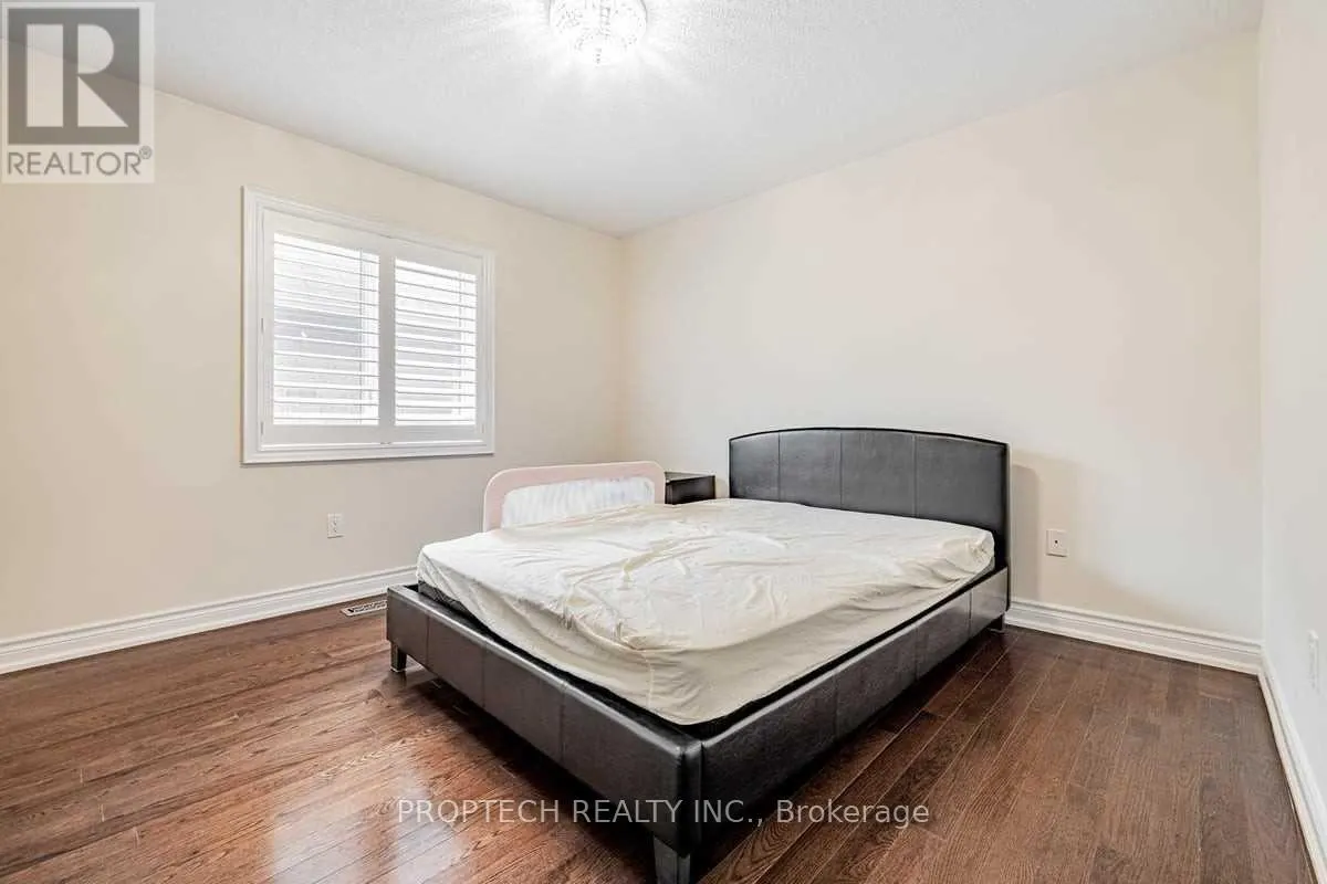 65 MAGDALAN CRESCENT