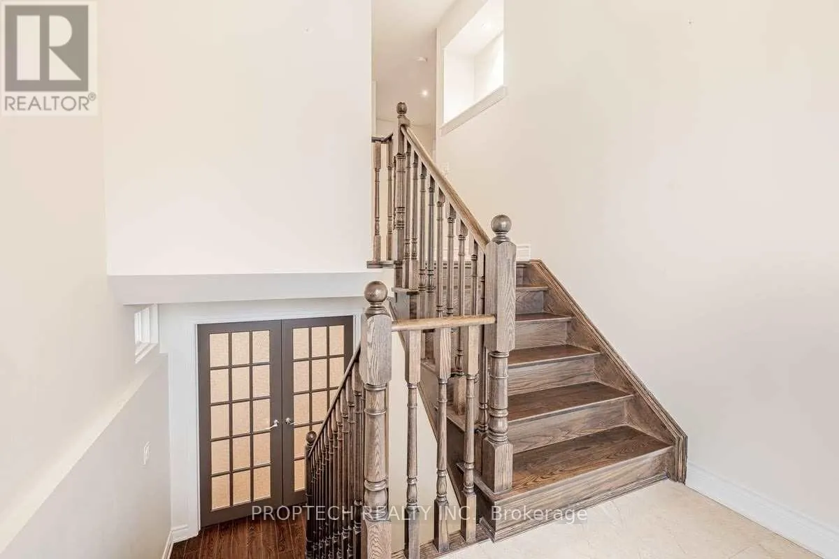 65 MAGDALAN CRESCENT