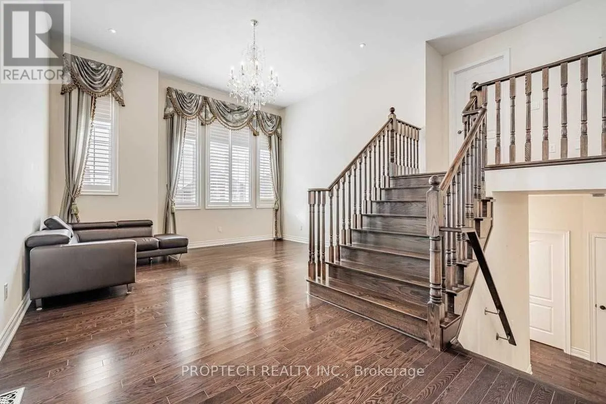 65 MAGDALAN CRESCENT