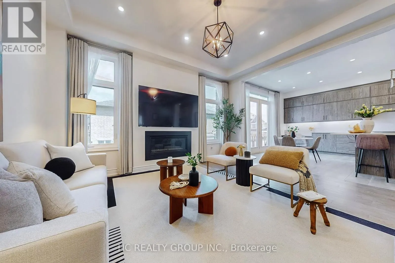 285 BEAVERBRAE DRIVE
