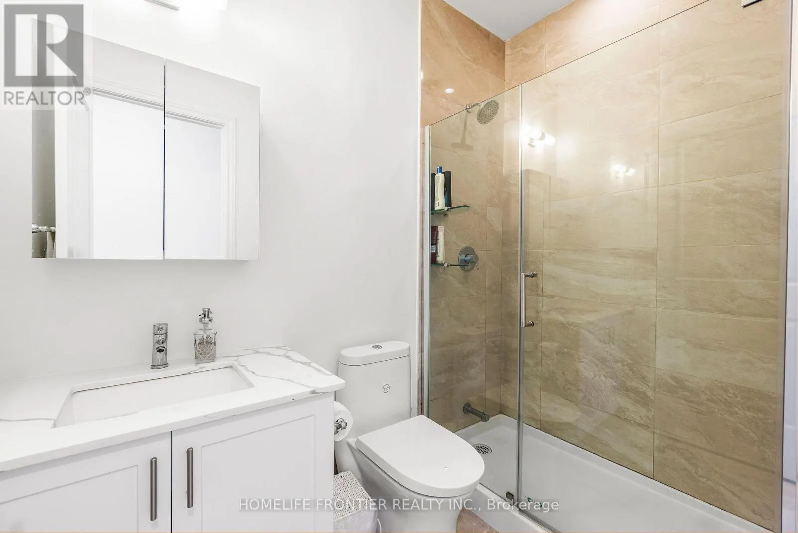 TH 102 - 9618 YONGE STREET