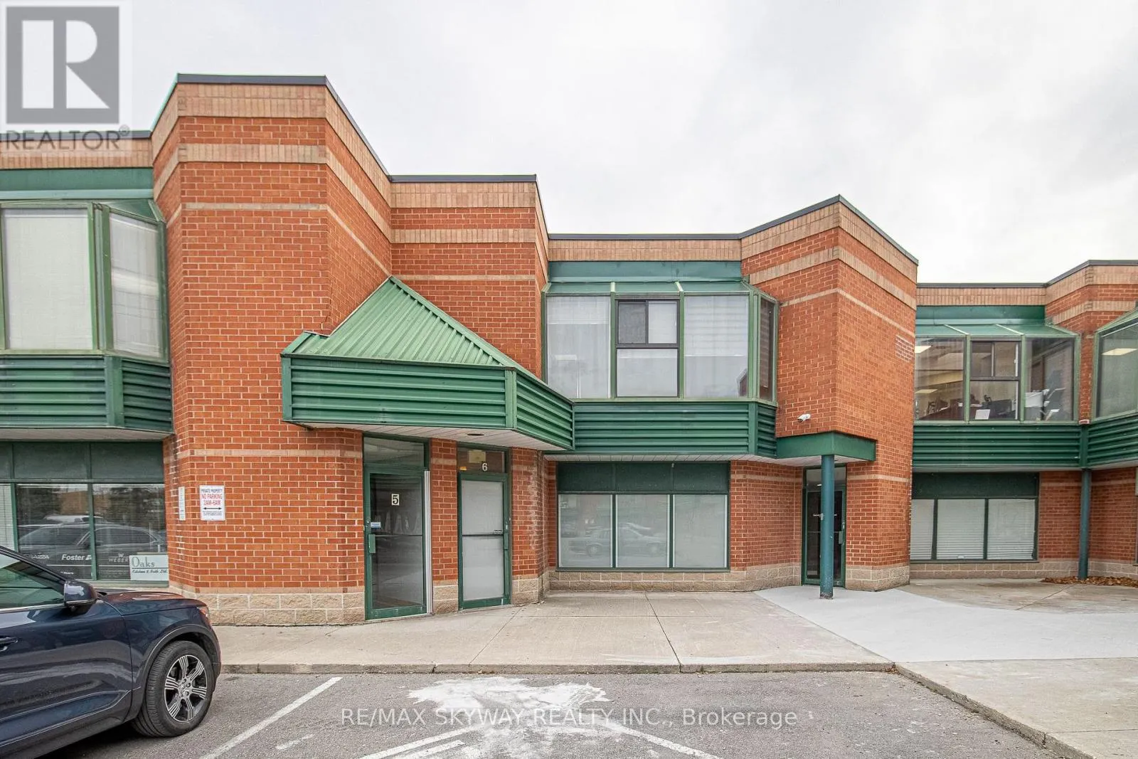 6 - 140 REGINA ROAD