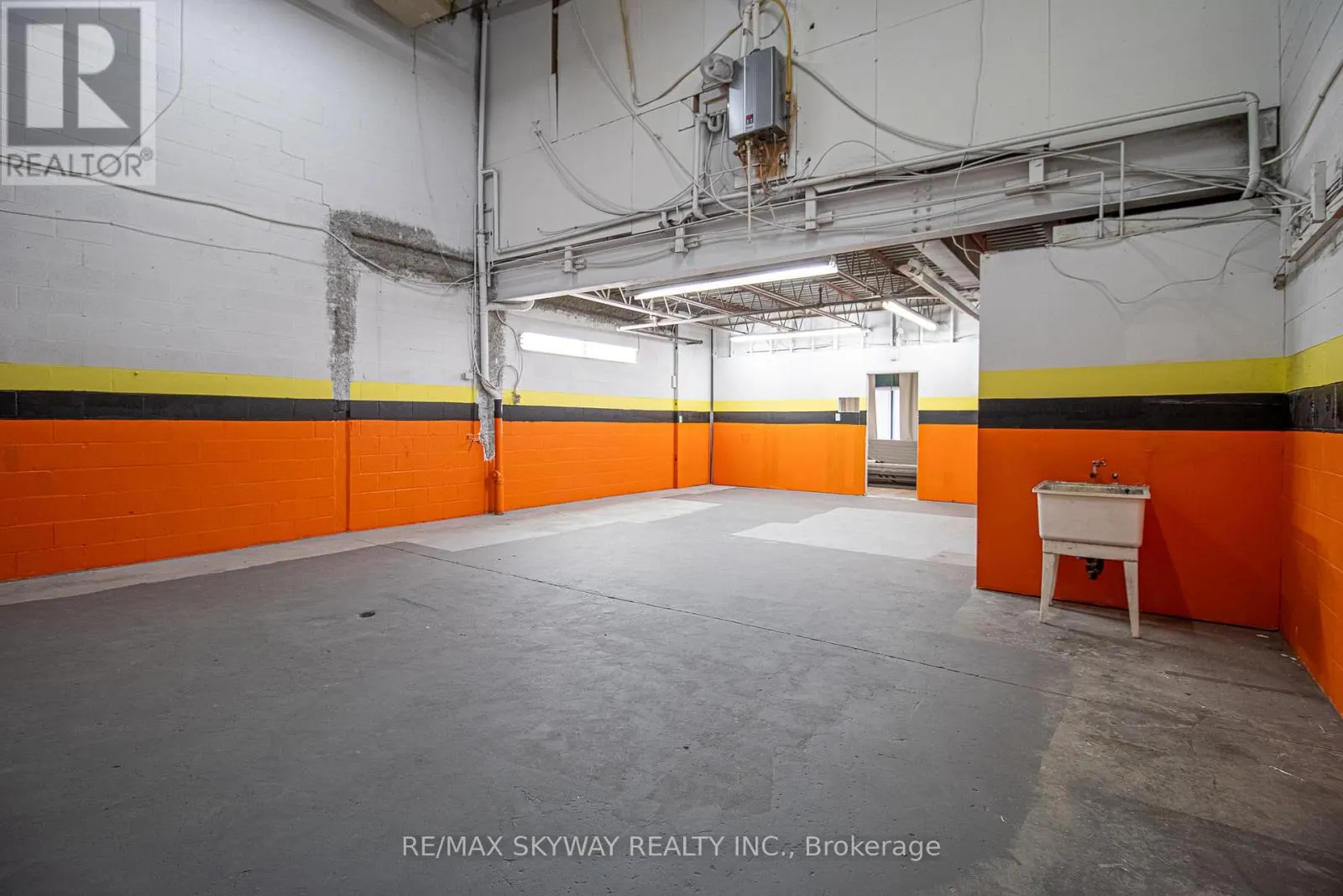 6 - 140 REGINA ROAD
