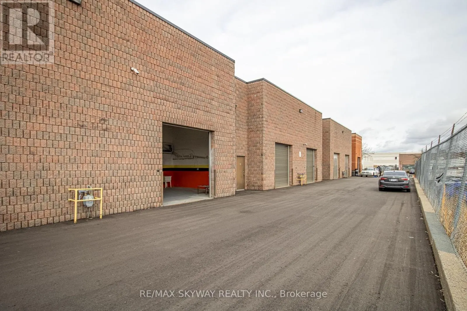 6 - 140 REGINA ROAD