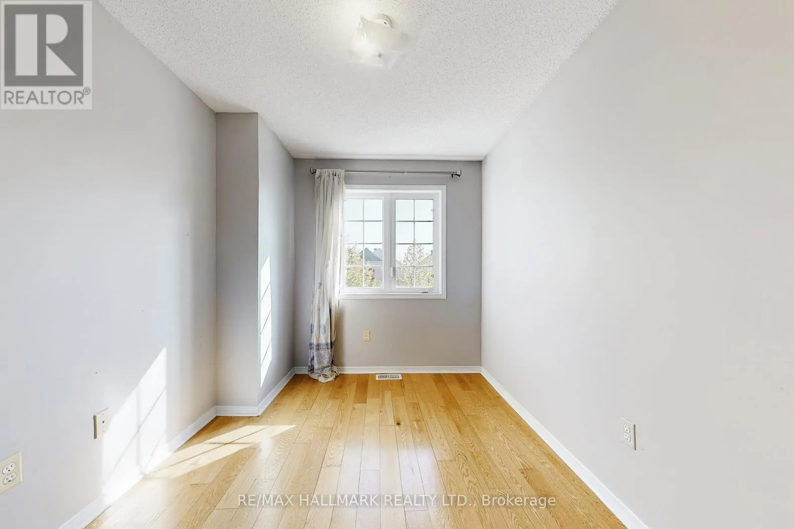 18 CATALPA CRESCENT