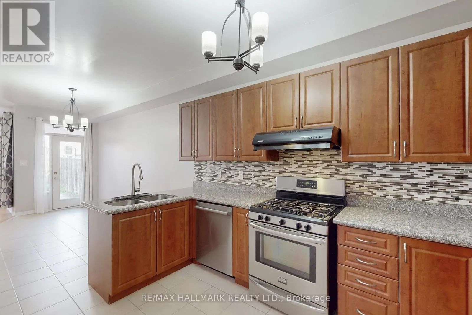 18 CATALPA CRESCENT