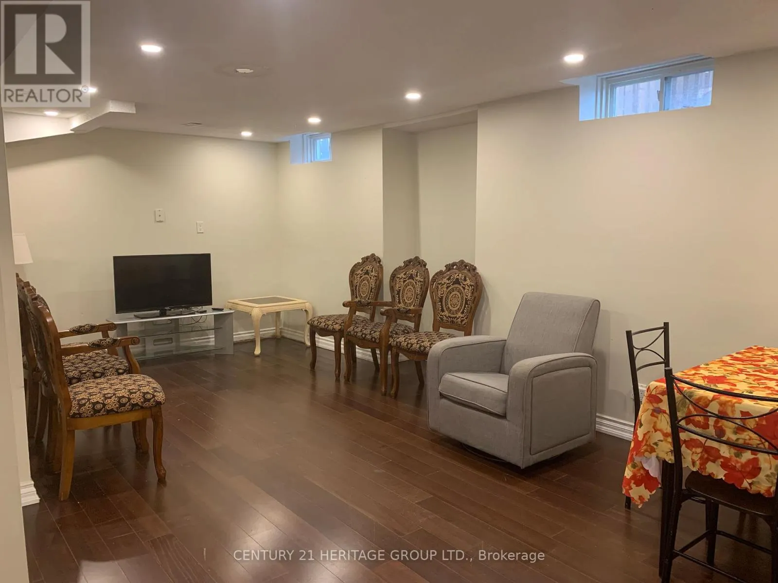 BASEMENT - 964 FERNDALE CRESCENT