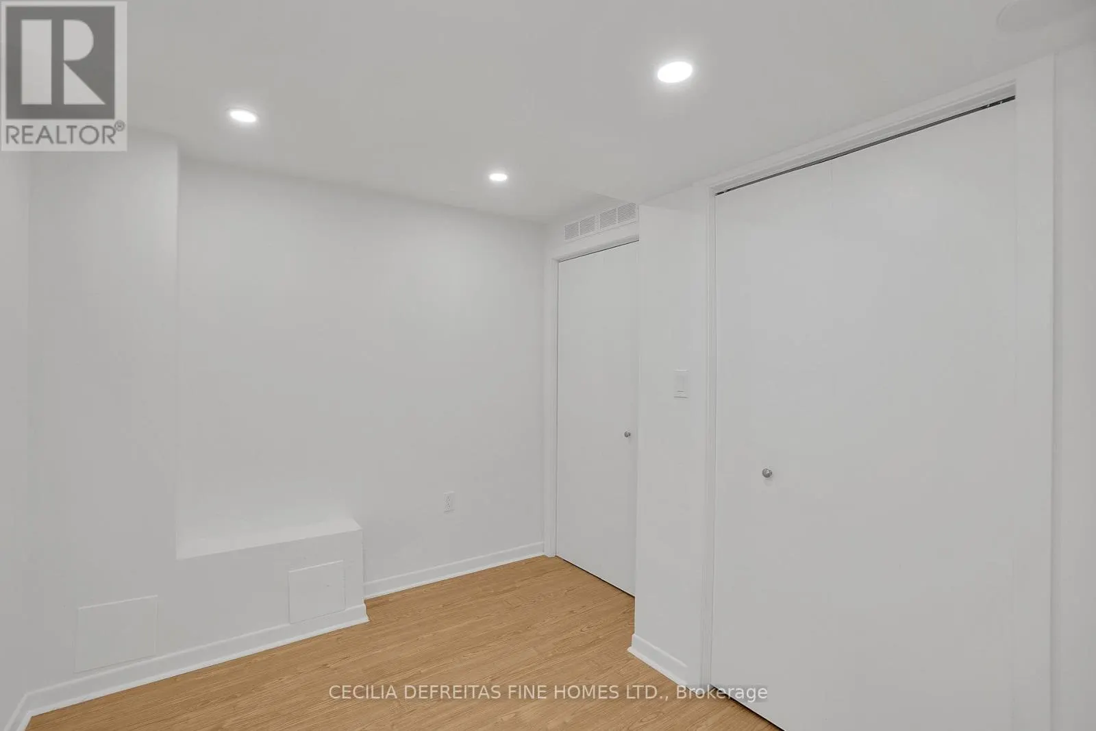 LOWER - 54 ASHBURN CRESCENT