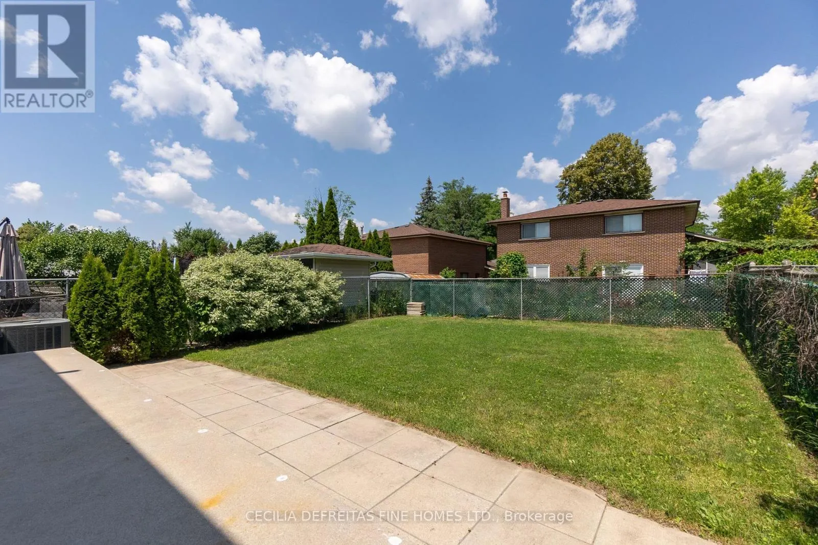LOWER - 54 ASHBURN CRESCENT