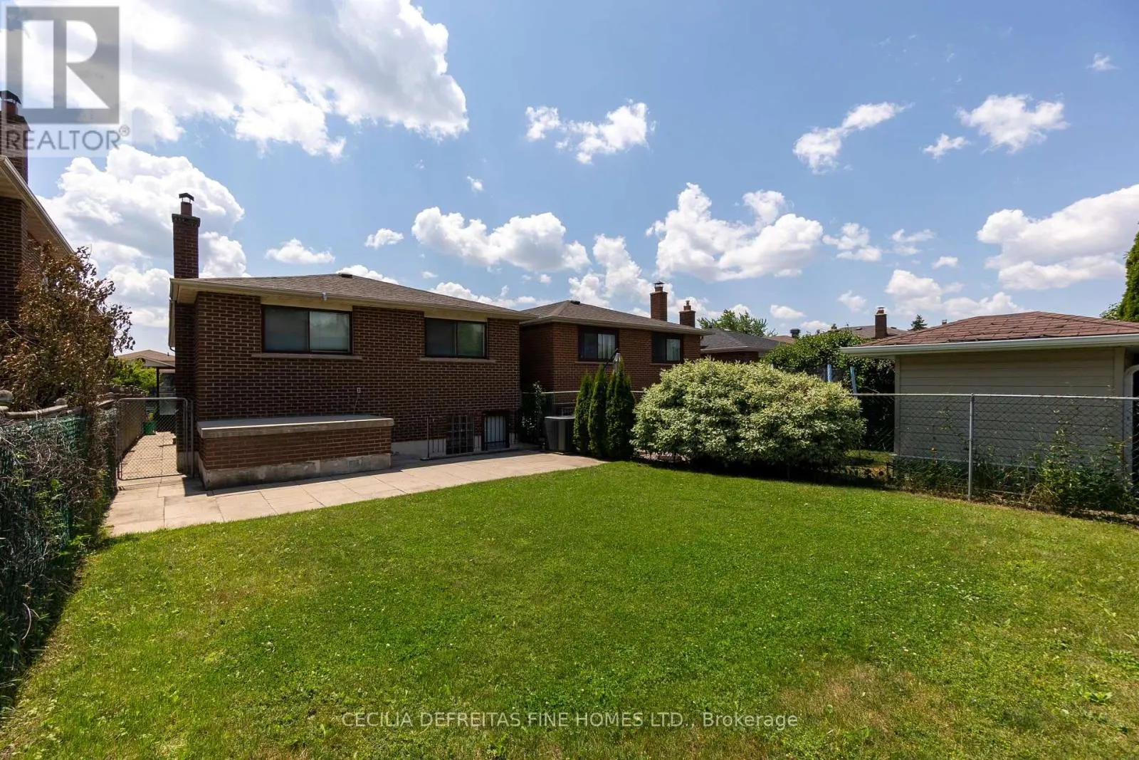 LOWER - 54 ASHBURN CRESCENT