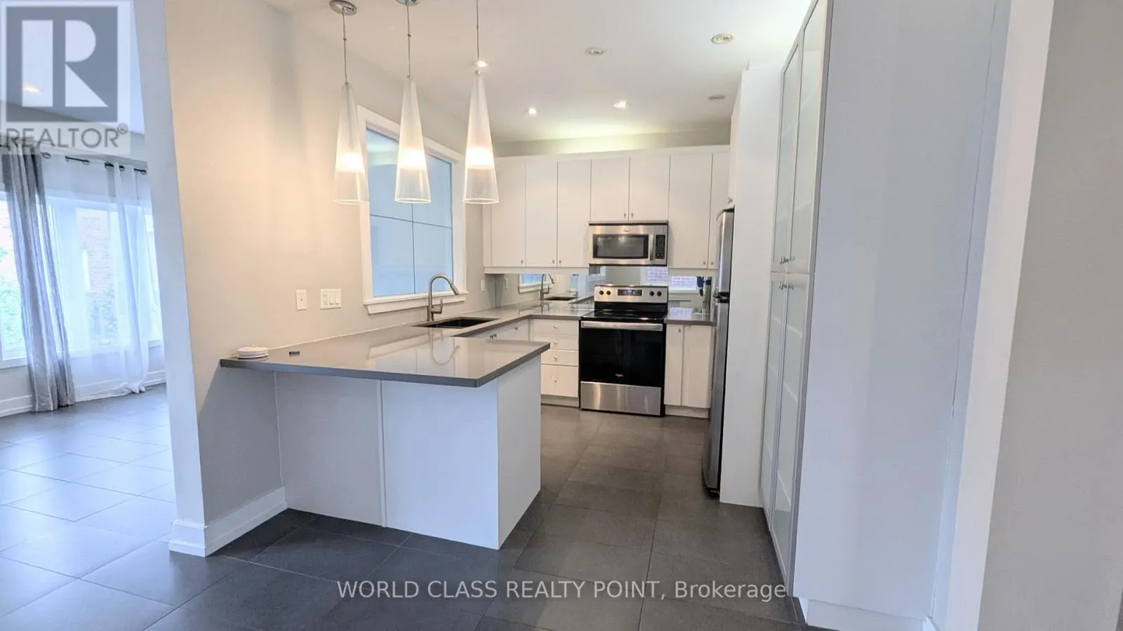 22 GESHER CRESCENT