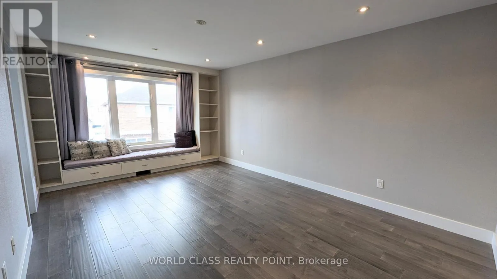 22 GESHER CRESCENT