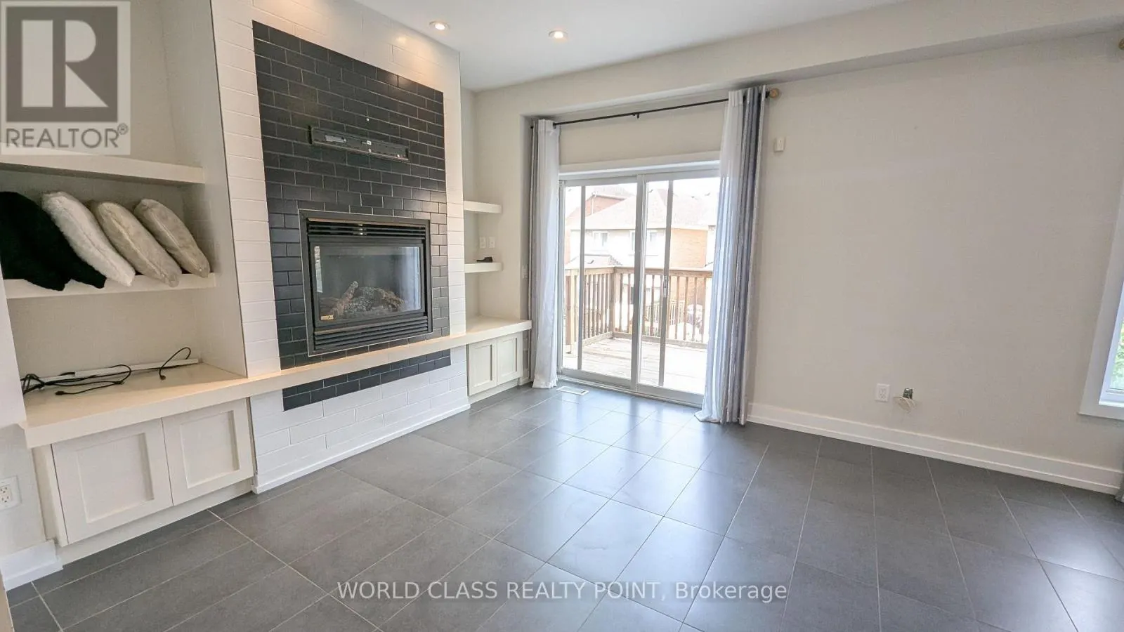 22 GESHER CRESCENT