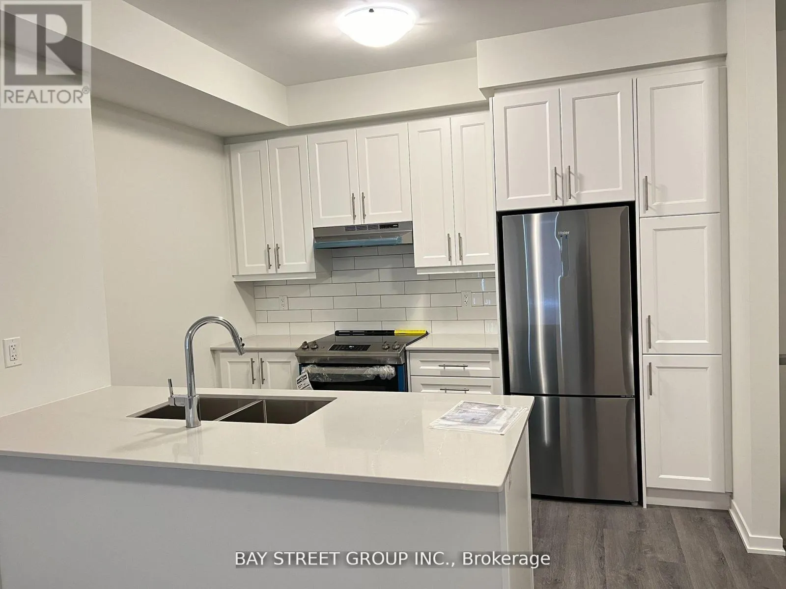 293 - 140 HONEYCRISP CRESCENT