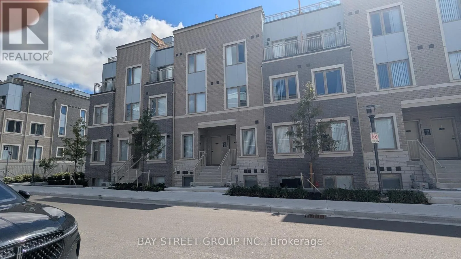 293 - 140 HONEYCRISP CRESCENT