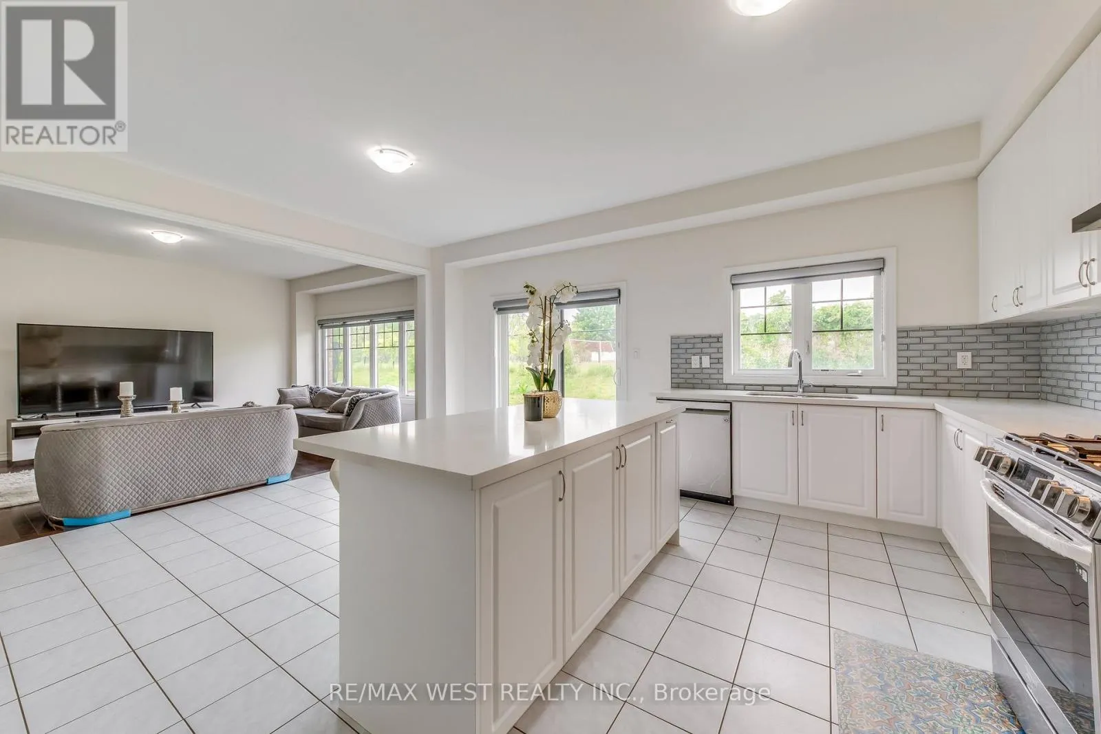 286 DANNY WHEELER BOULEVARD