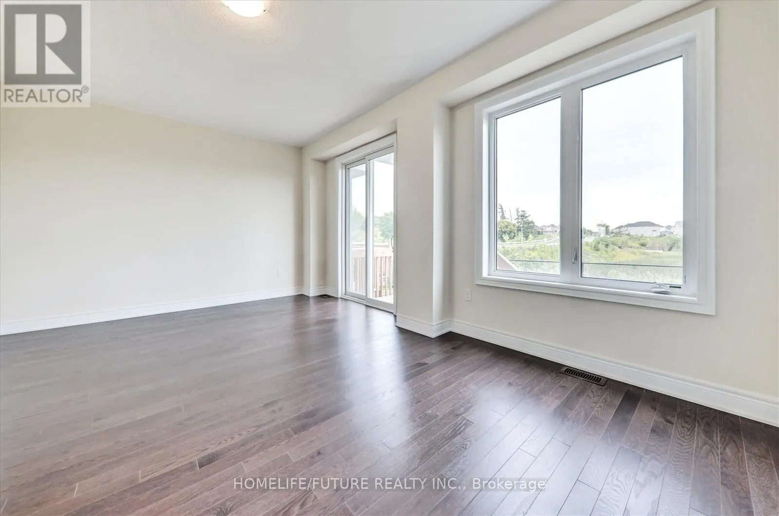 10 ANDRESS WAY