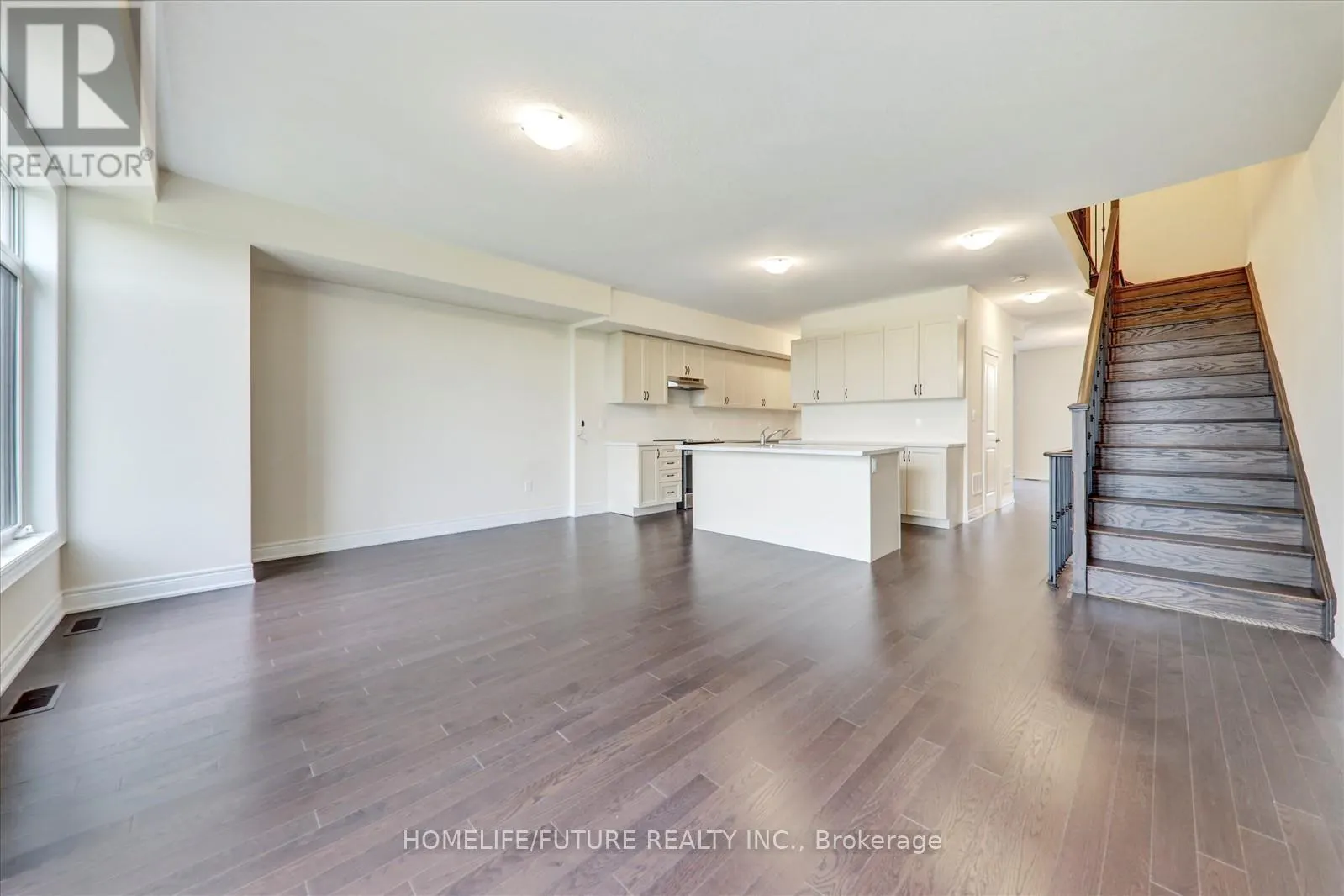 10 ANDRESS WAY