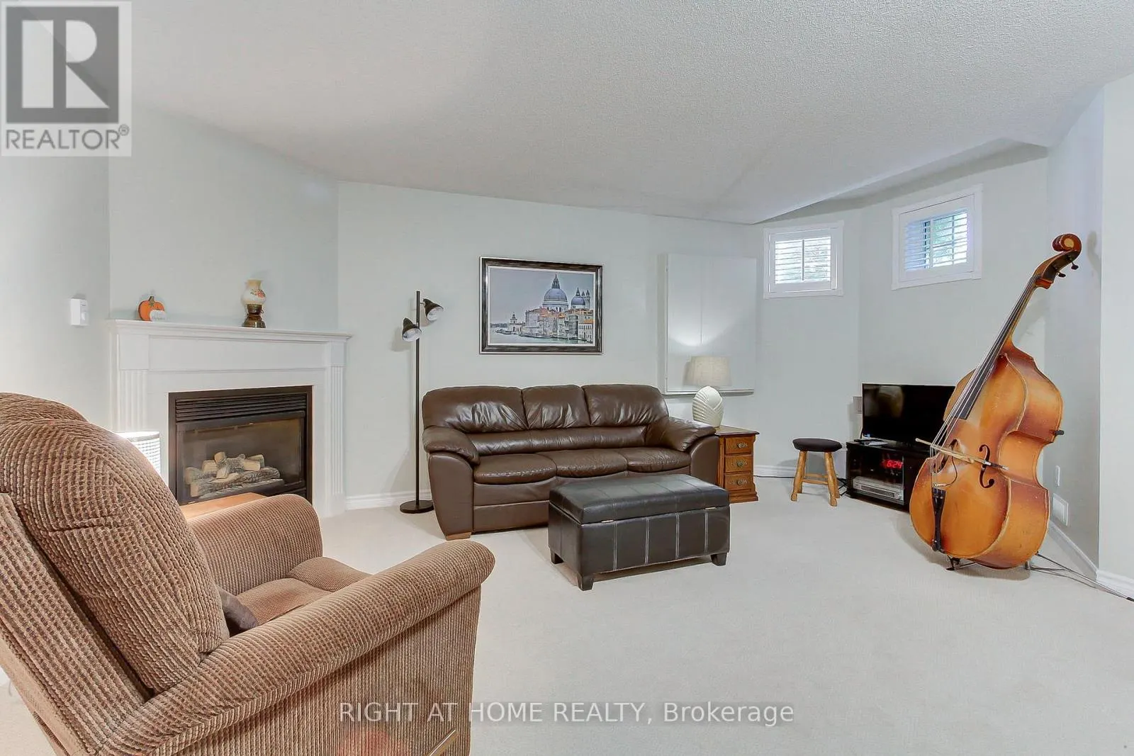 290 CLEARMEADOW BOULEVARD