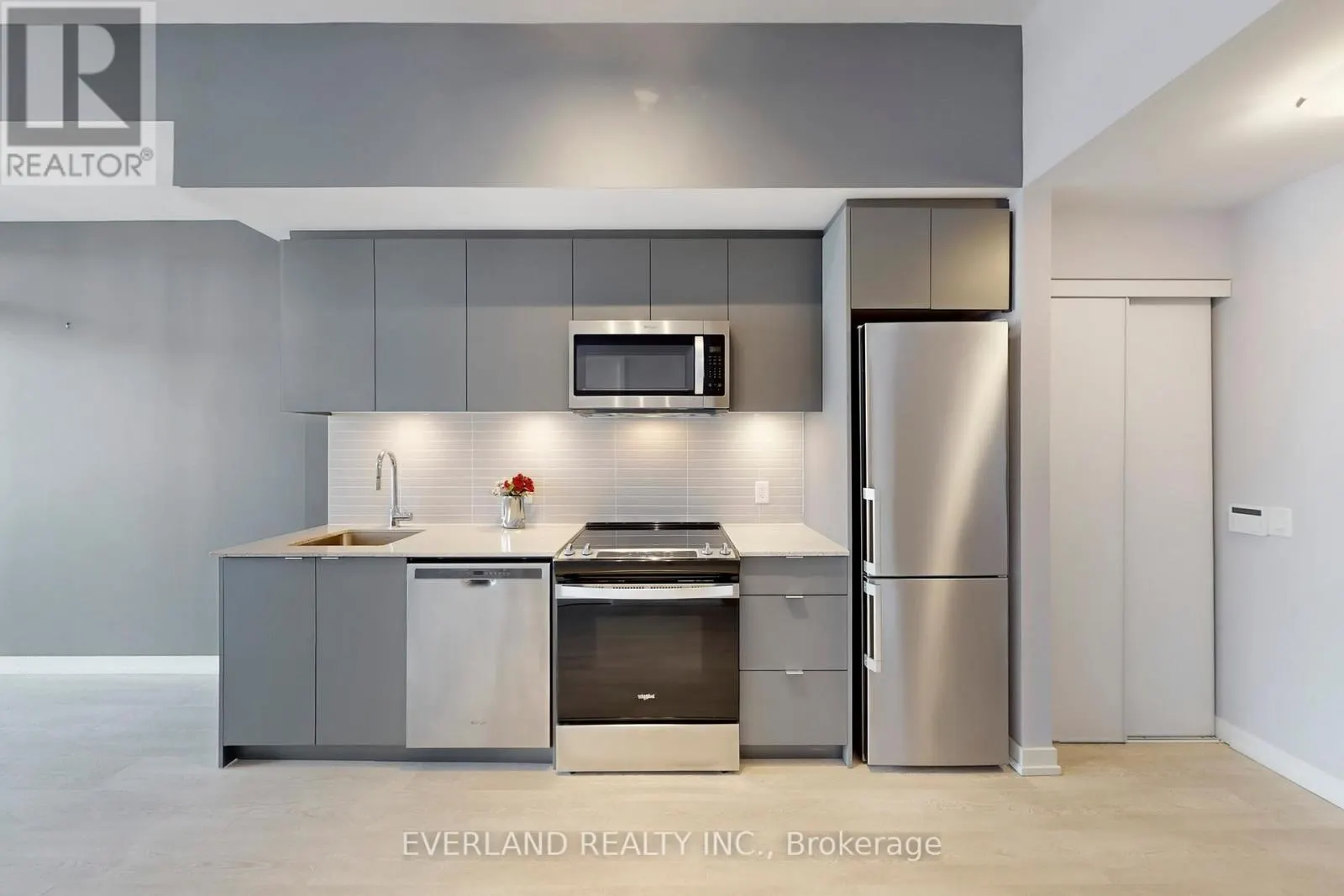 709E - 8868 YONGE ST STREET