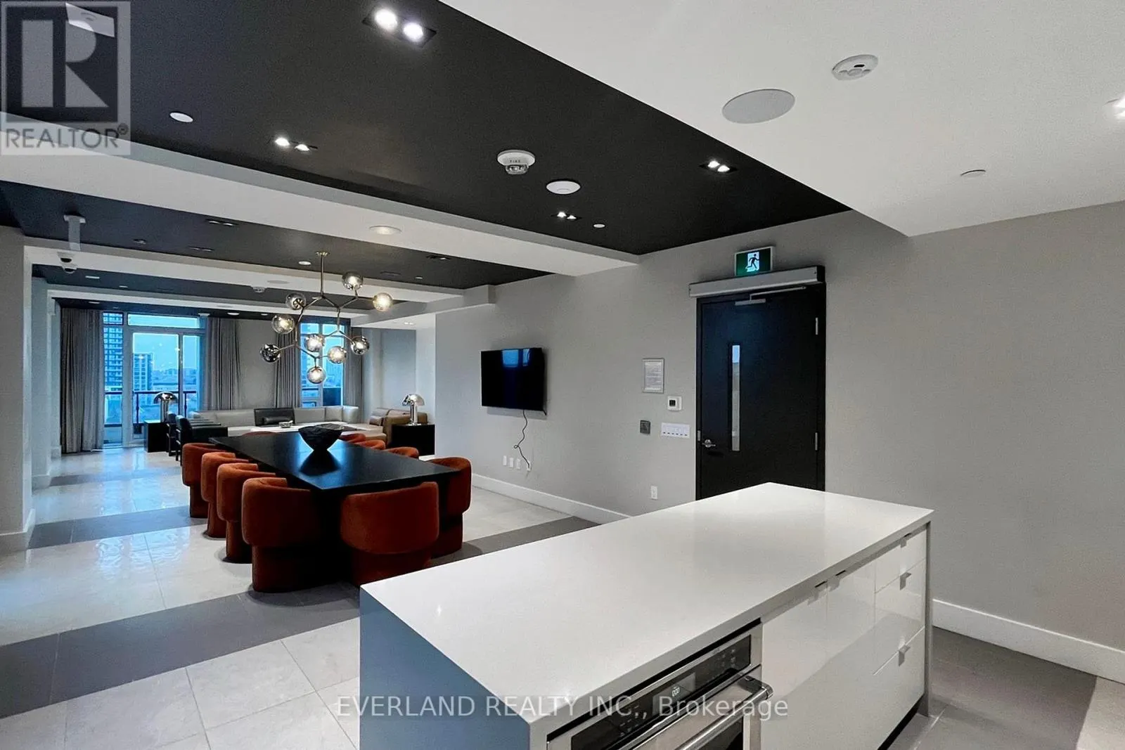 709E - 8868 YONGE ST STREET