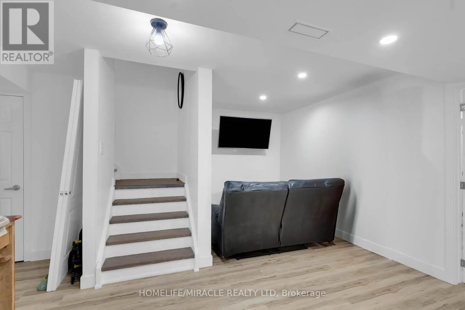 399 LADY NADIA DRIVE