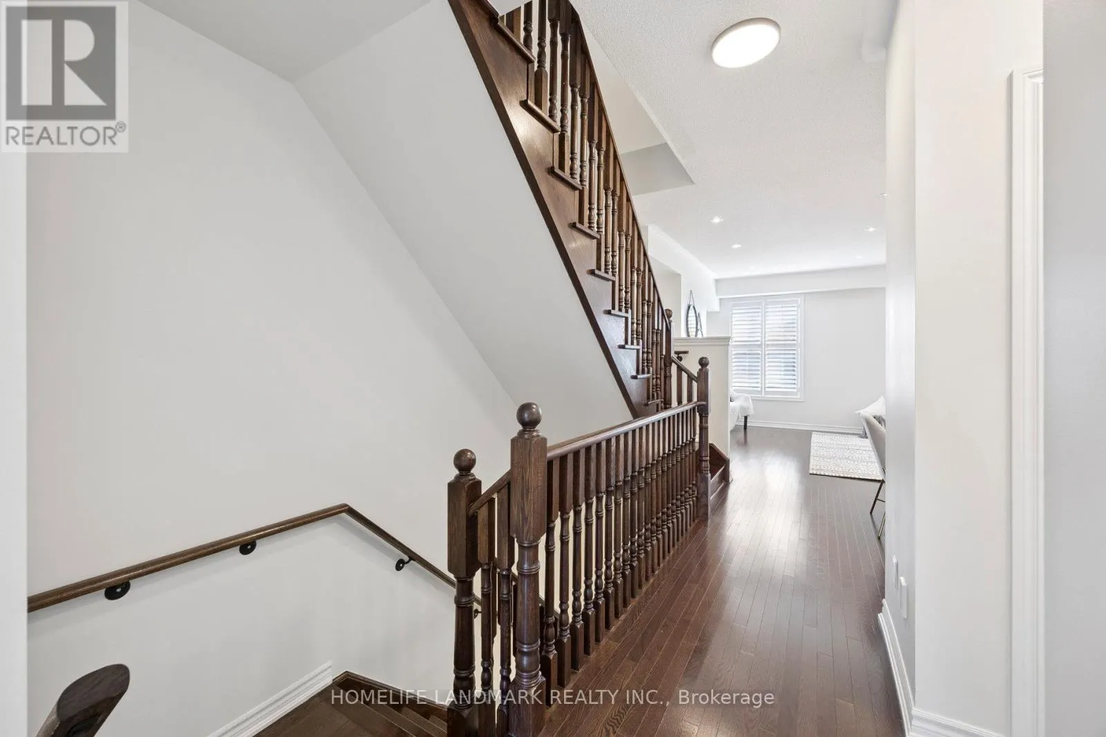 56 DONALD BUTTRESS BOULEVARD W